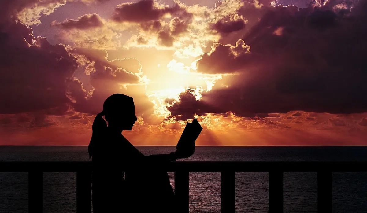 Summer 2026 Reading List: 12 Paperbacks for a UK Staycation